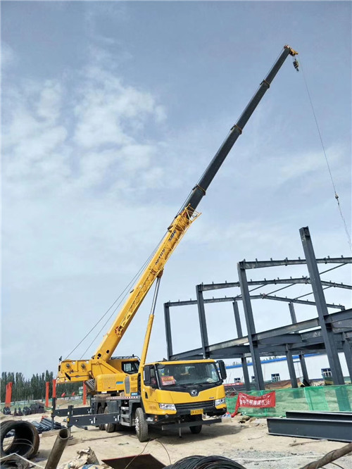 邻水县超高层建筑钢结构吊装案例